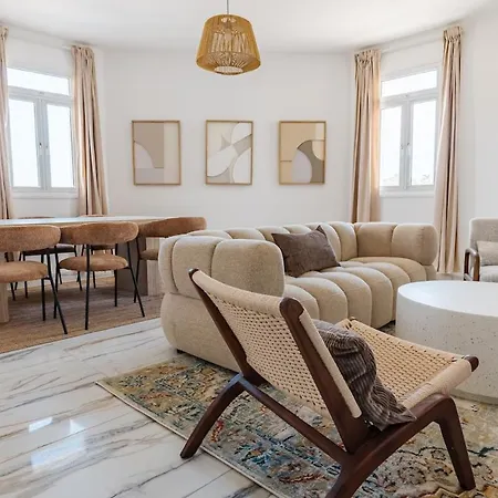 Modern 2-bedroom Near Salt Larnaca
