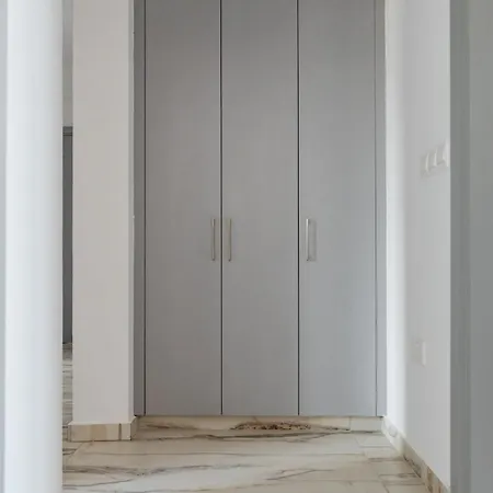 Modern 2-bedroom Near Salt Apartament *